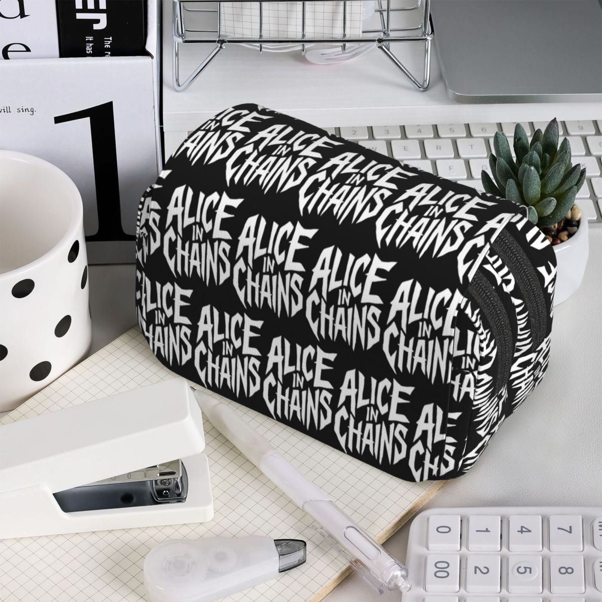 Estuche para lápices Alice In  - Stationery And Office Supply Chain reseña y precio